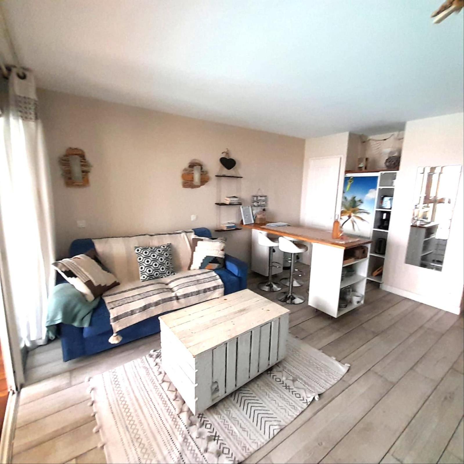 Blue Lagoon Apartment *